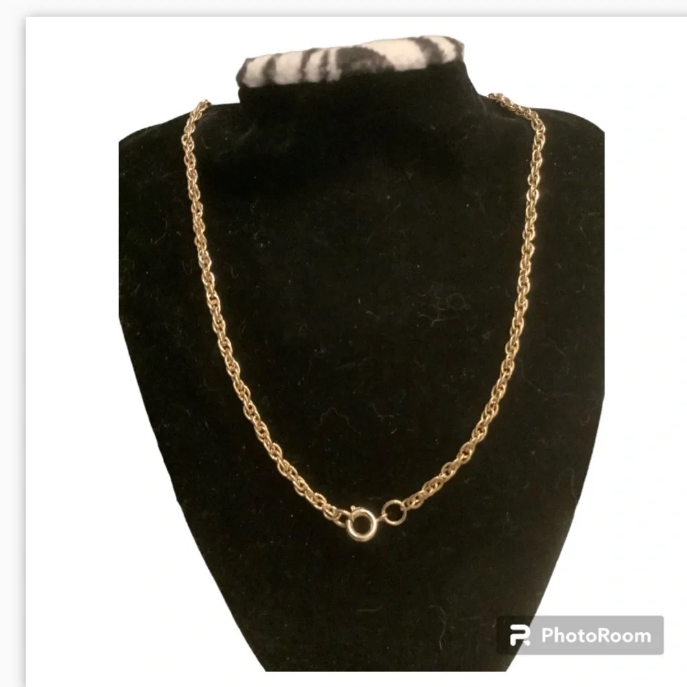 Gold Tone Leaf pendant 24” Fashion necklace